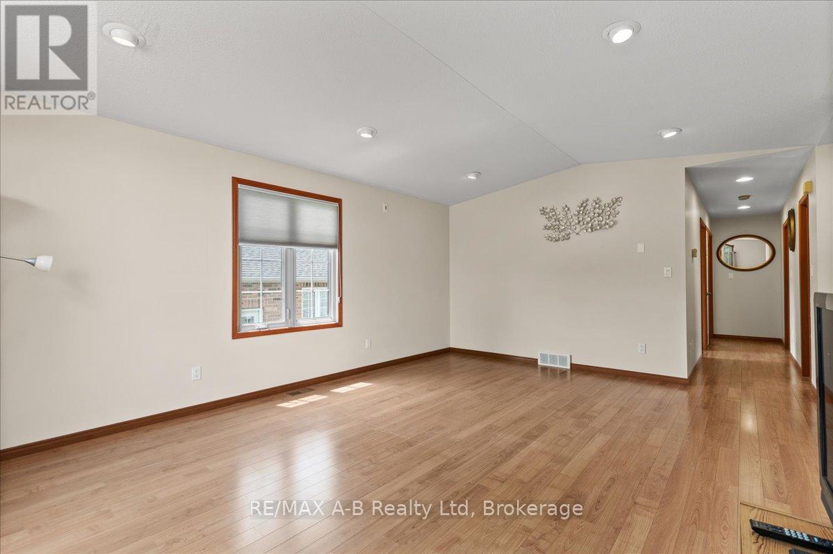 224 Napier Street, West Perth, Ontario  N0K 1N0 - Photo 8 - X12329992
