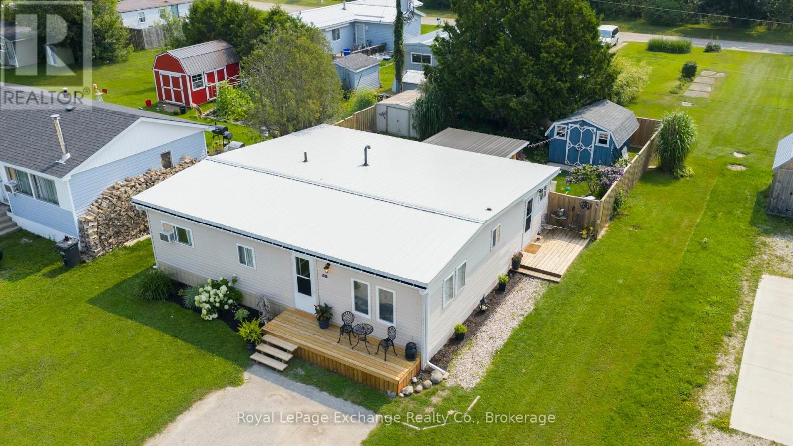 53 Maplewood Boulevard, Kincardine, Ontario  N0G 2T0 - Photo 2 - X12330015