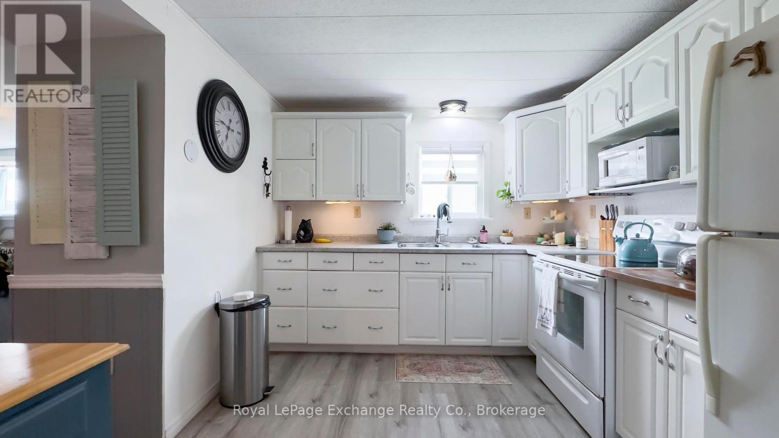 53 Maplewood Boulevard, Kincardine, Ontario  N0G 2T0 - Photo 14 - X12330015