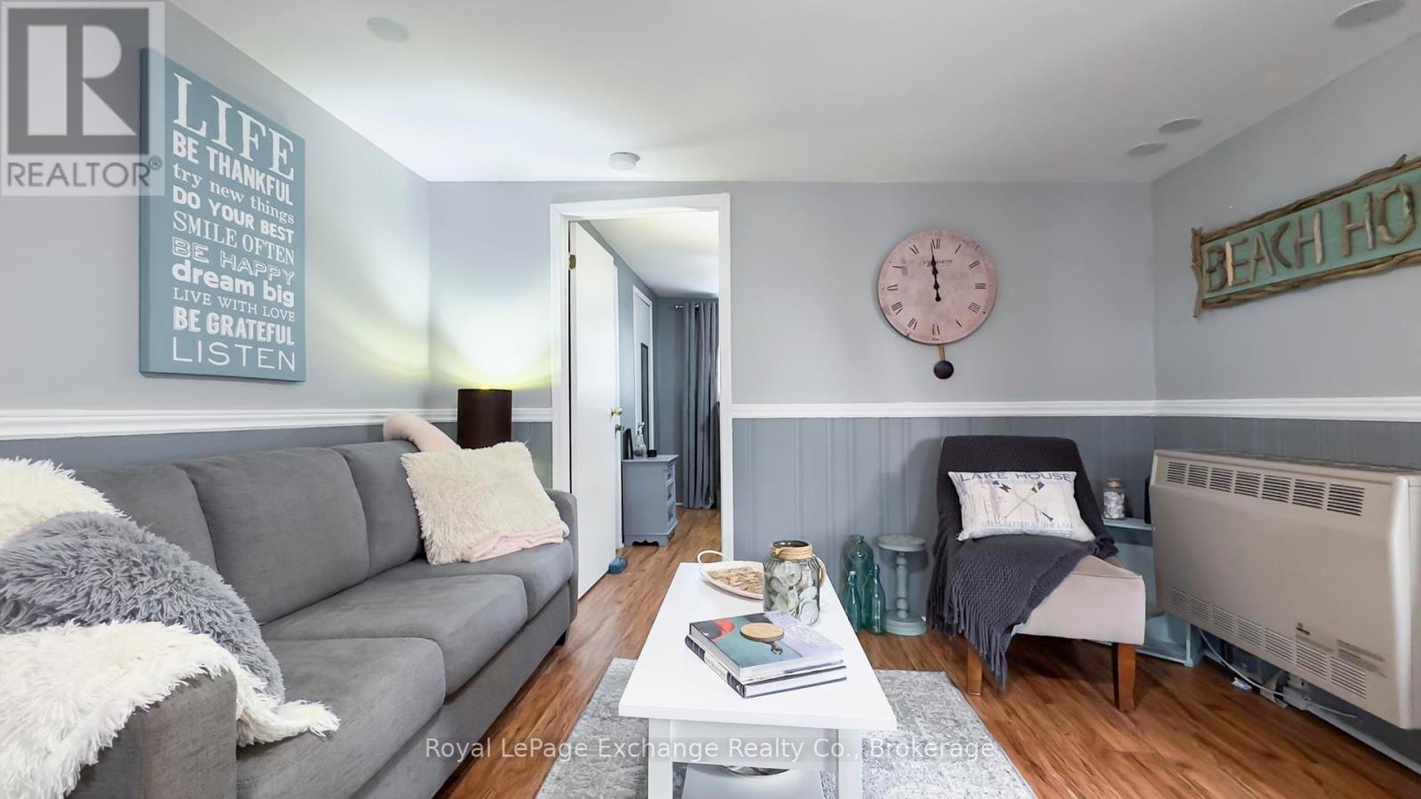 53 Maplewood Boulevard, Kincardine, Ontario  N0G 2T0 - Photo 9 - X12330015