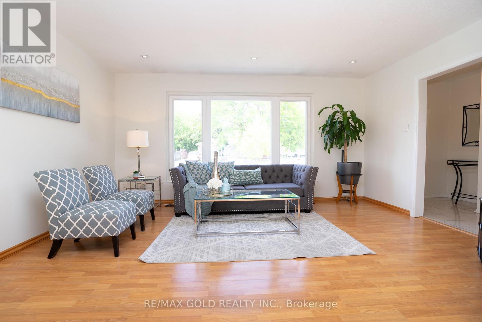 51 Davenport Crescent, Brampton, Ontario  L6T 3L5 - Photo 11 - W12329774
