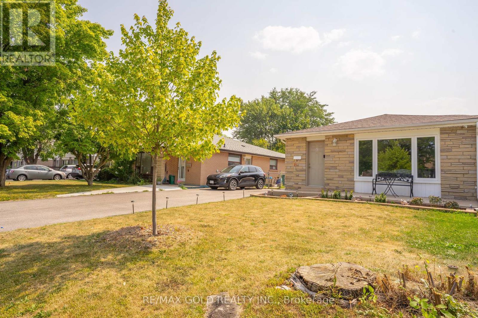 Property at 51 DAVENPORT CRESCENT image 2