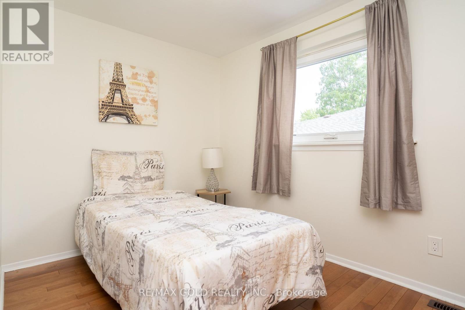 51 Davenport Crescent, Brampton, Ontario  L6T 3L5 - Photo 23 - W12329774