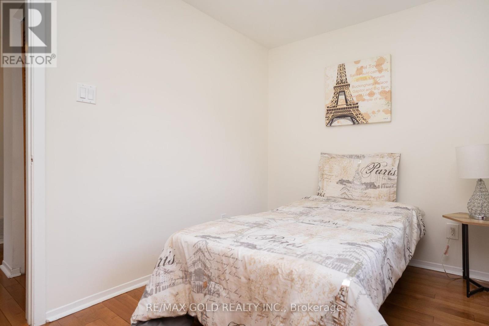 51 Davenport Crescent, Brampton, Ontario  L6T 3L5 - Photo 24 - W12329774