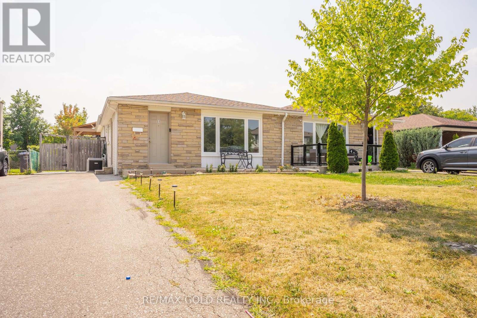Property at 51 DAVENPORT CRESCENT image 3