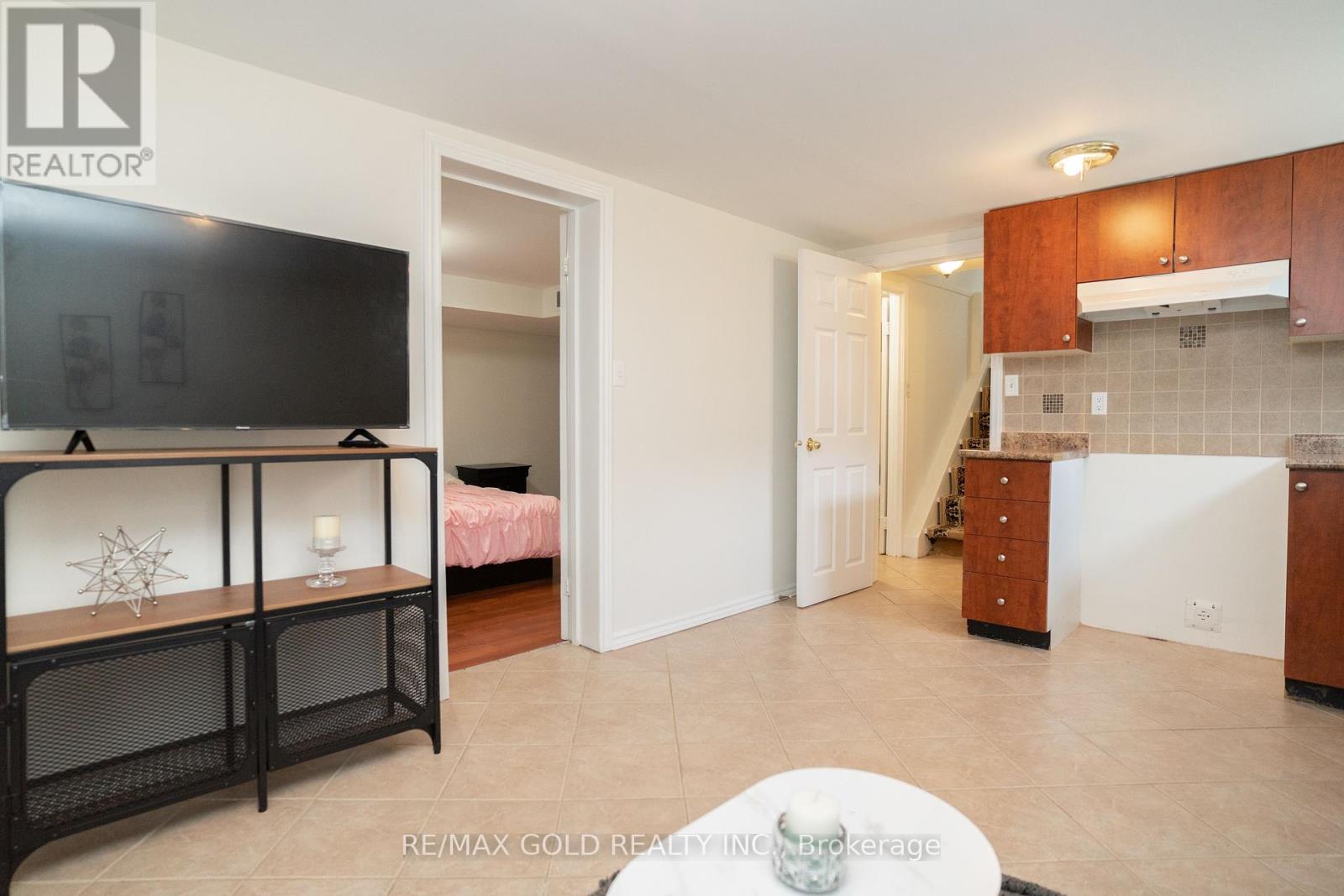 51 Davenport Crescent, Brampton, Ontario  L6T 3L5 - Photo 31 - W12329774
