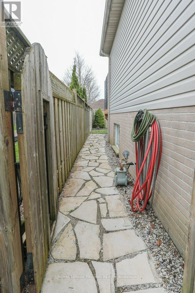 283 Greenfield Lane, Chatham-Kent, Ontario  N7L 5N4 - Photo 40 - X12315161