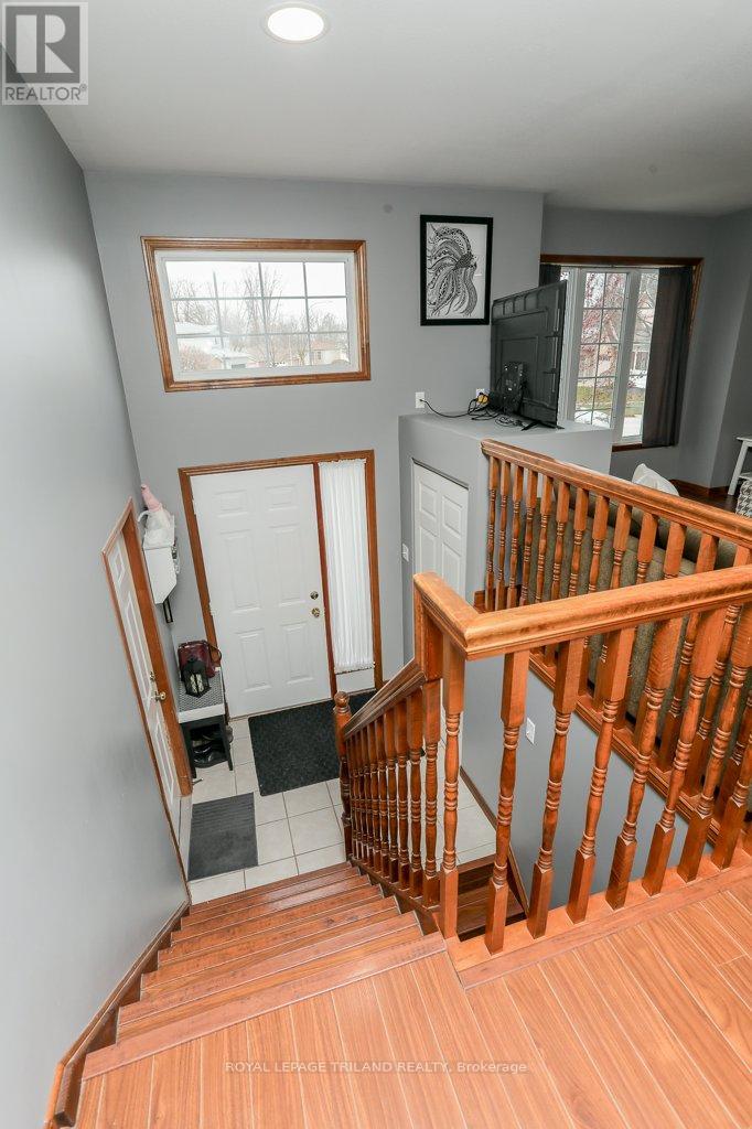 283 Greenfield Lane, Chatham-Kent, Ontario  N7L 5N4 - Photo 10 - X12315161