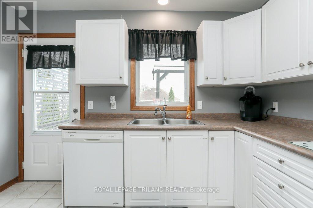 283 Greenfield Lane, Chatham-Kent, Ontario  N7L 5N4 - Photo 17 - X12315161