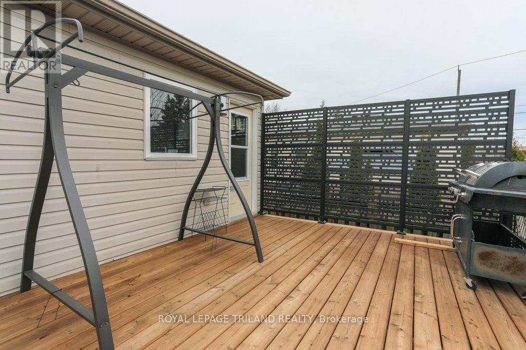 283 Greenfield Lane, Chatham-Kent, Ontario  N7L 5N4 - Photo 20 - X12315161