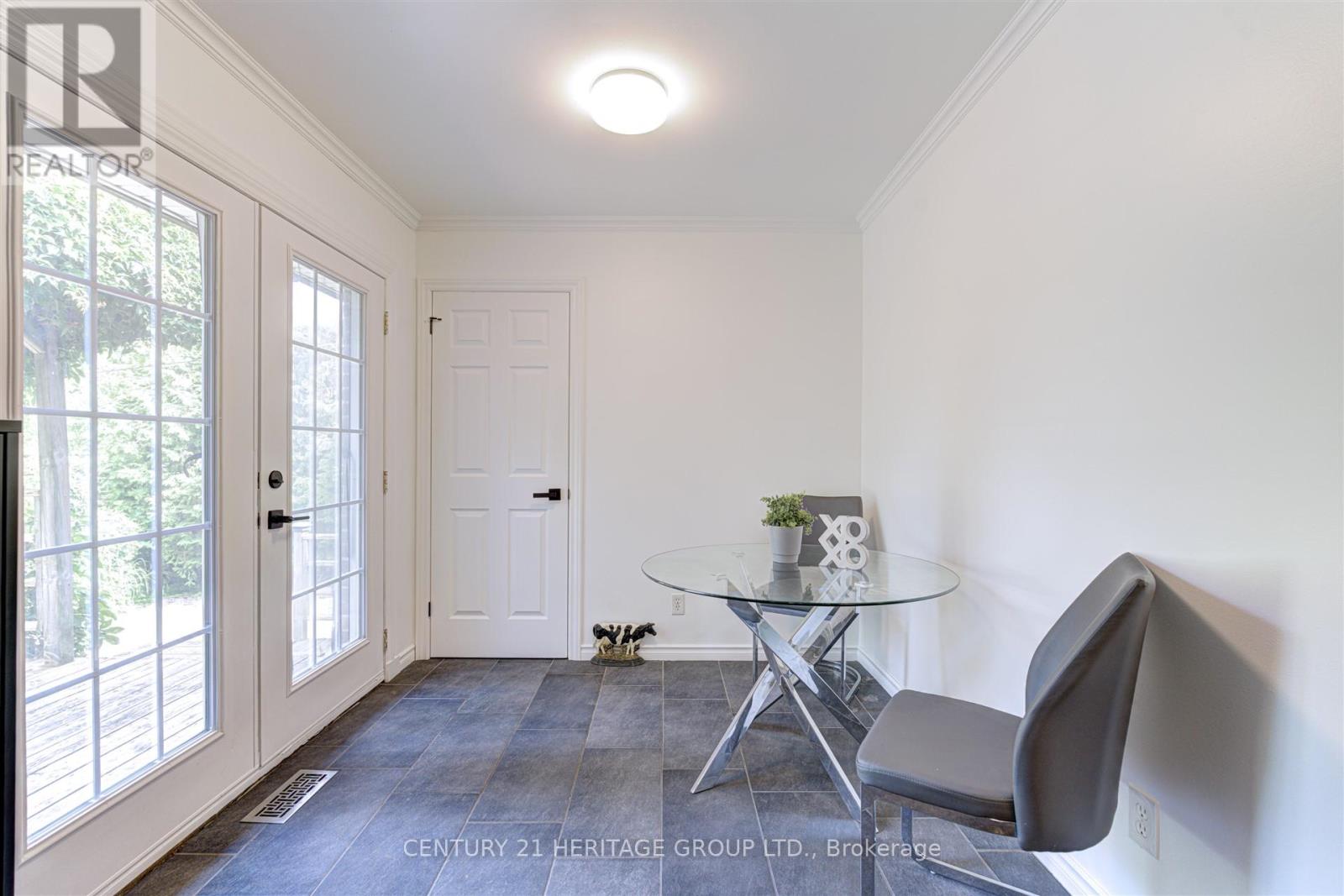 10 Bachly Crescent, King, Ontario  L7B 0E8 - Photo 22 - N12329488