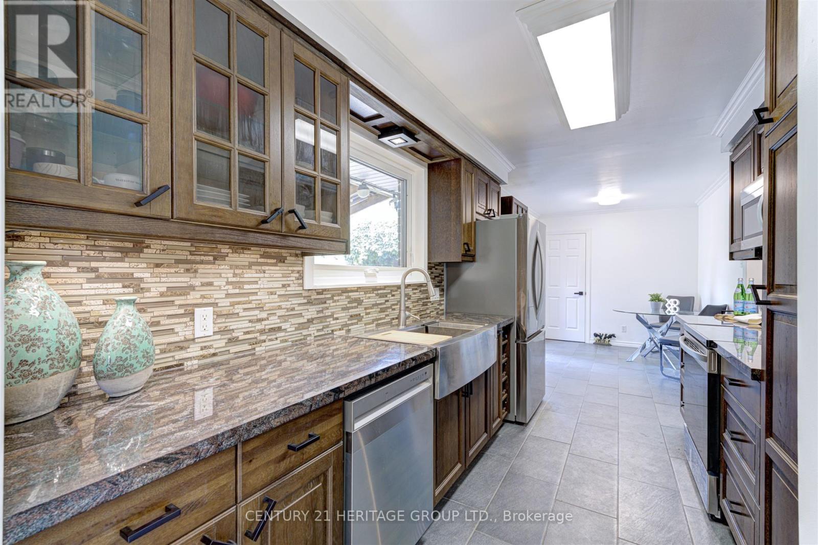 10 Bachly Crescent, King, Ontario  L7B 0E8 - Photo 16 - N12329488