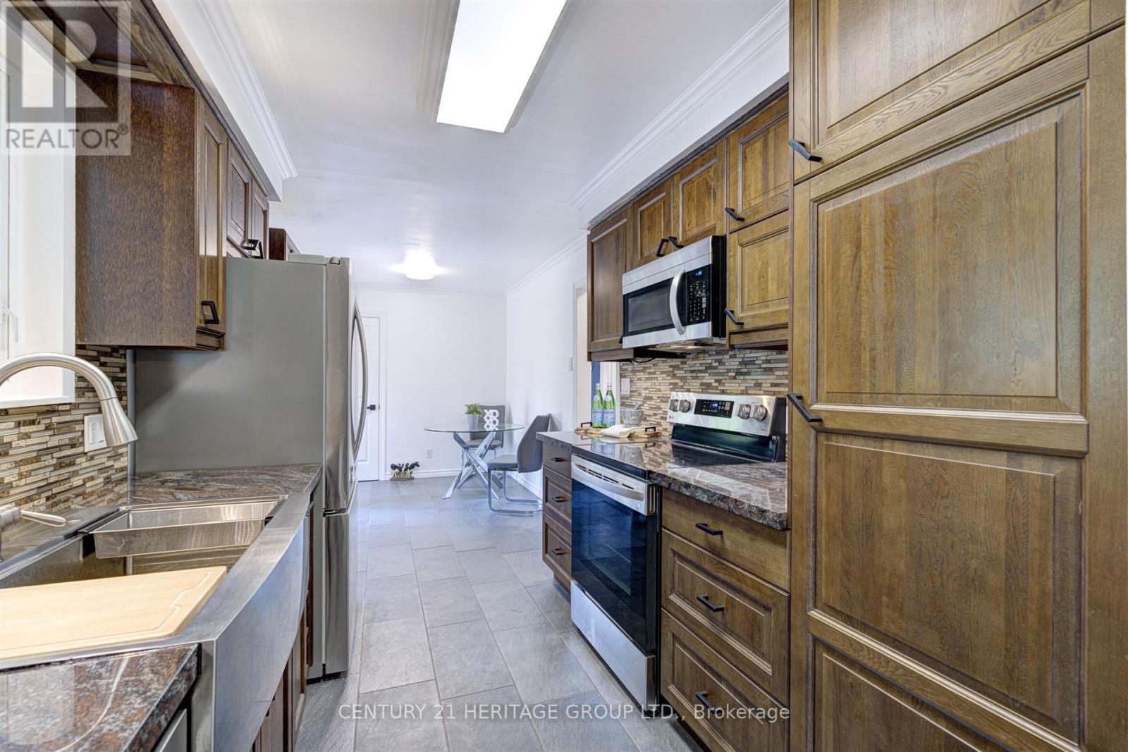 10 Bachly Crescent, King, Ontario  L7B 0E8 - Photo 17 - N12329488