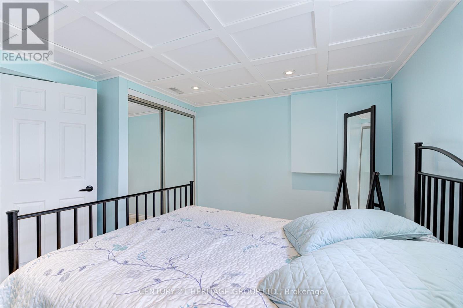 10 Bachly Crescent, King, Ontario  L7B 0E8 - Photo 41 - N12329488