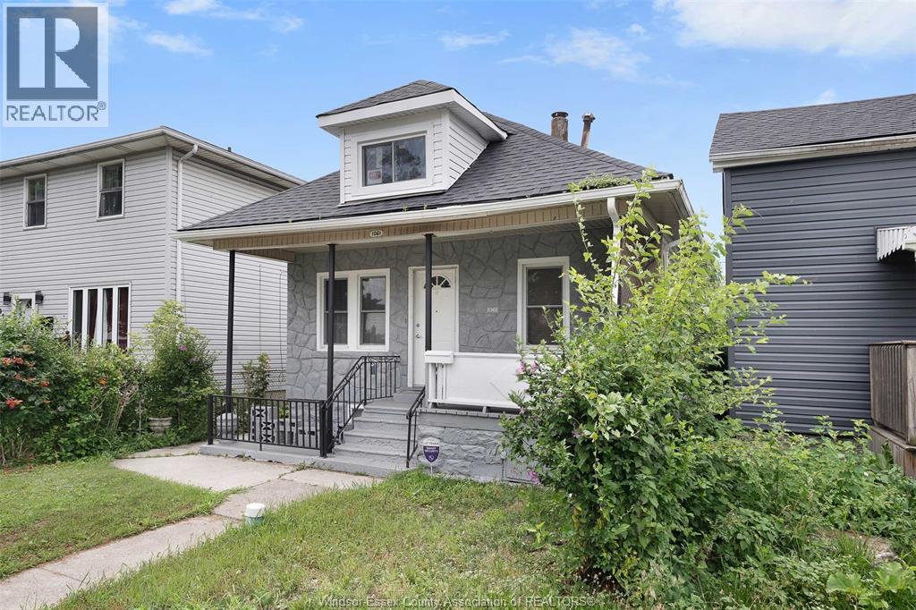 1061 Highland Avenue, Windsor, Ontario  N9A 1R6 - Photo 2 - 25020014