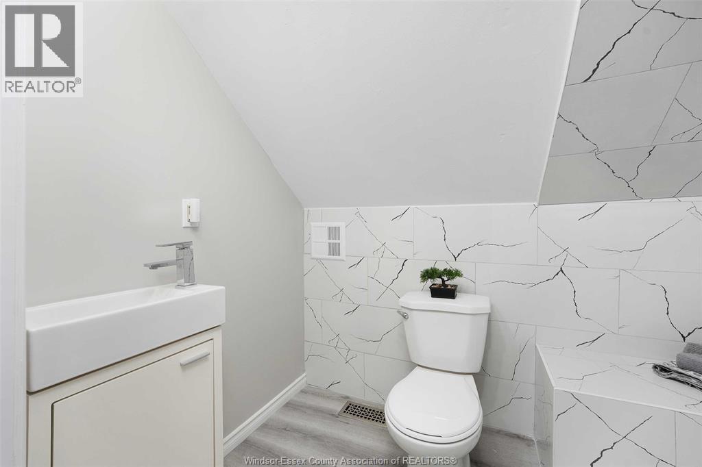 1061 Highland Avenue, Windsor, Ontario  N9A 1R6 - Photo 35 - 25020014