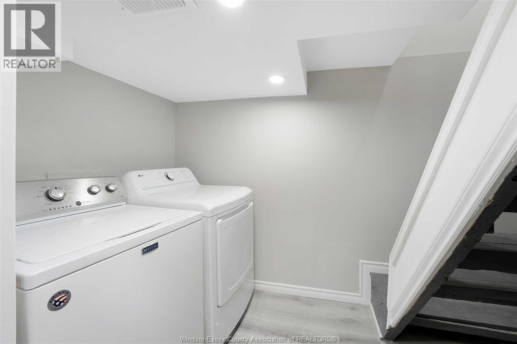 1061 Highland Avenue, Windsor, Ontario  N9A 1R6 - Photo 37 - 25020014