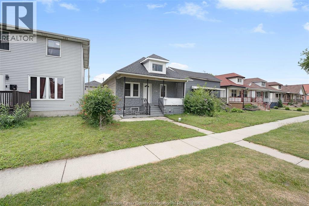1061 Highland Avenue, Windsor, Ontario  N9A 1R6 - Photo 4 - 25020014