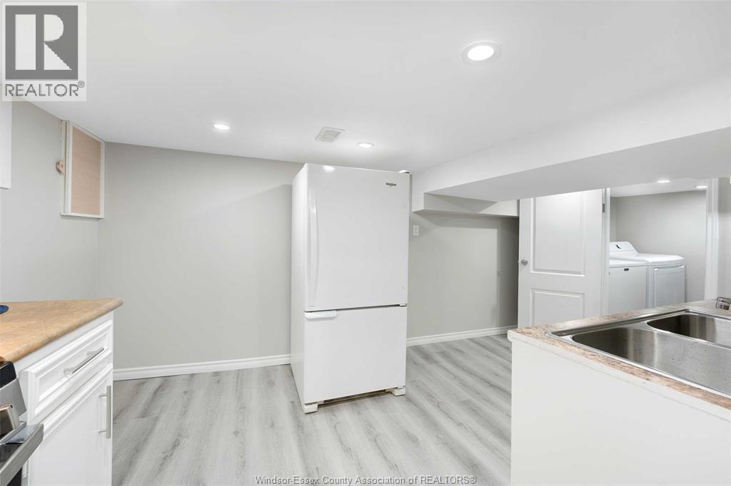 1061 Highland Avenue, Windsor, Ontario  N9A 1R6 - Photo 40 - 25020014