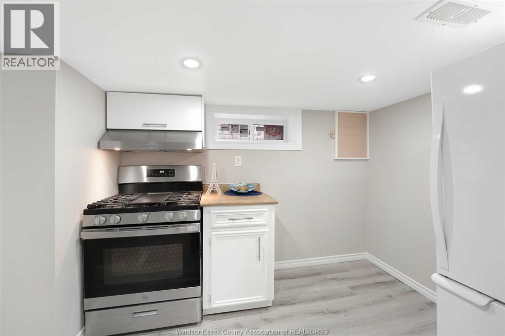 1061 Highland Avenue, Windsor, Ontario  N9A 1R6 - Photo 41 - 25020014