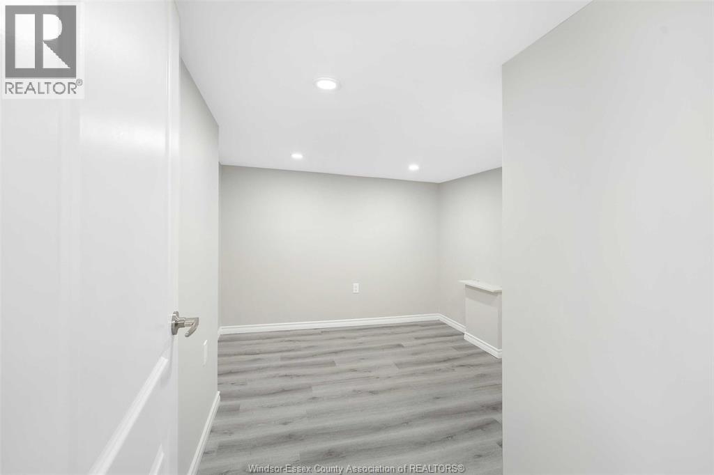1061 Highland Avenue, Windsor, Ontario  N9A 1R6 - Photo 44 - 25020014