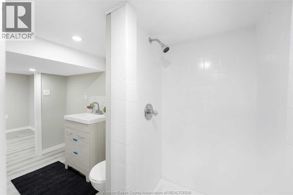 1061 Highland Avenue, Windsor, Ontario  N9A 1R6 - Photo 47 - 25020014