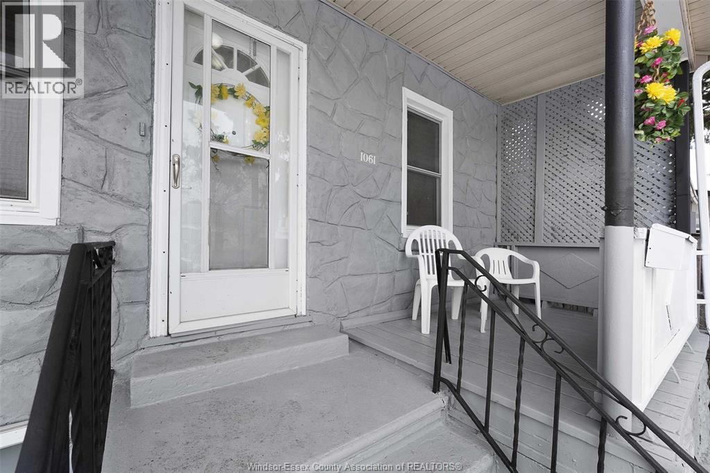 1061 Highland Avenue, Windsor, Ontario  N9A 1R6 - Photo 5 - 25020014