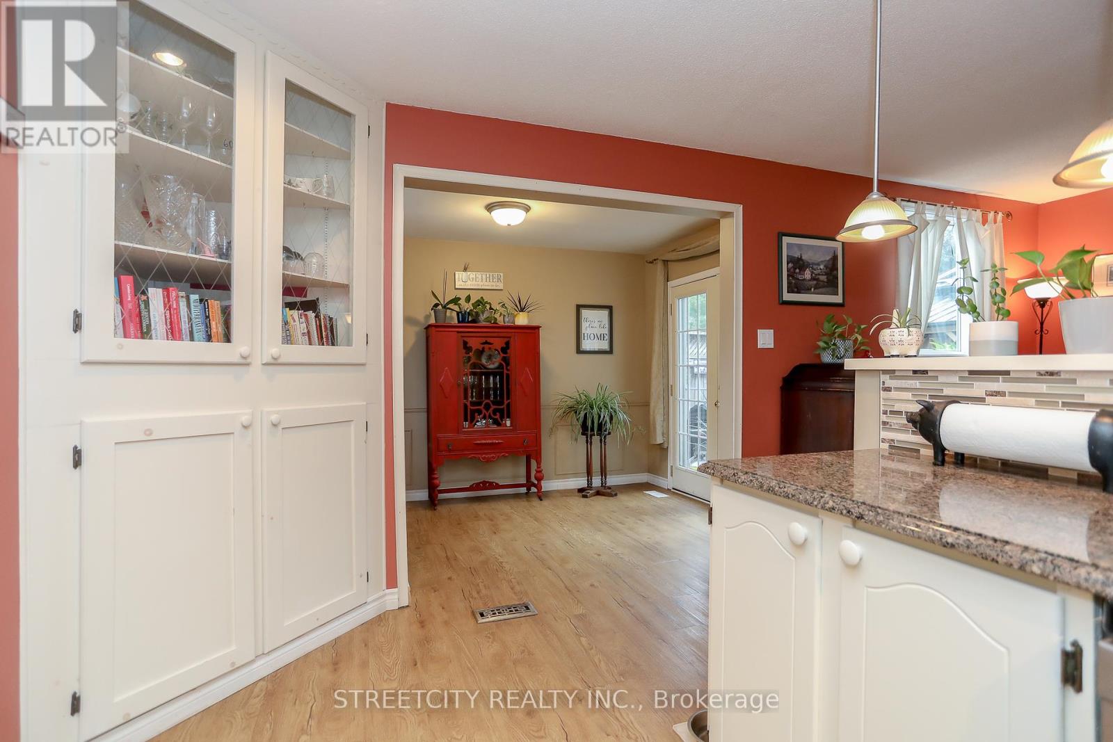 9 Cottonwood Crescent Sw, London North, Ontario  N6G 2Y7 - Photo 23 - X12330033