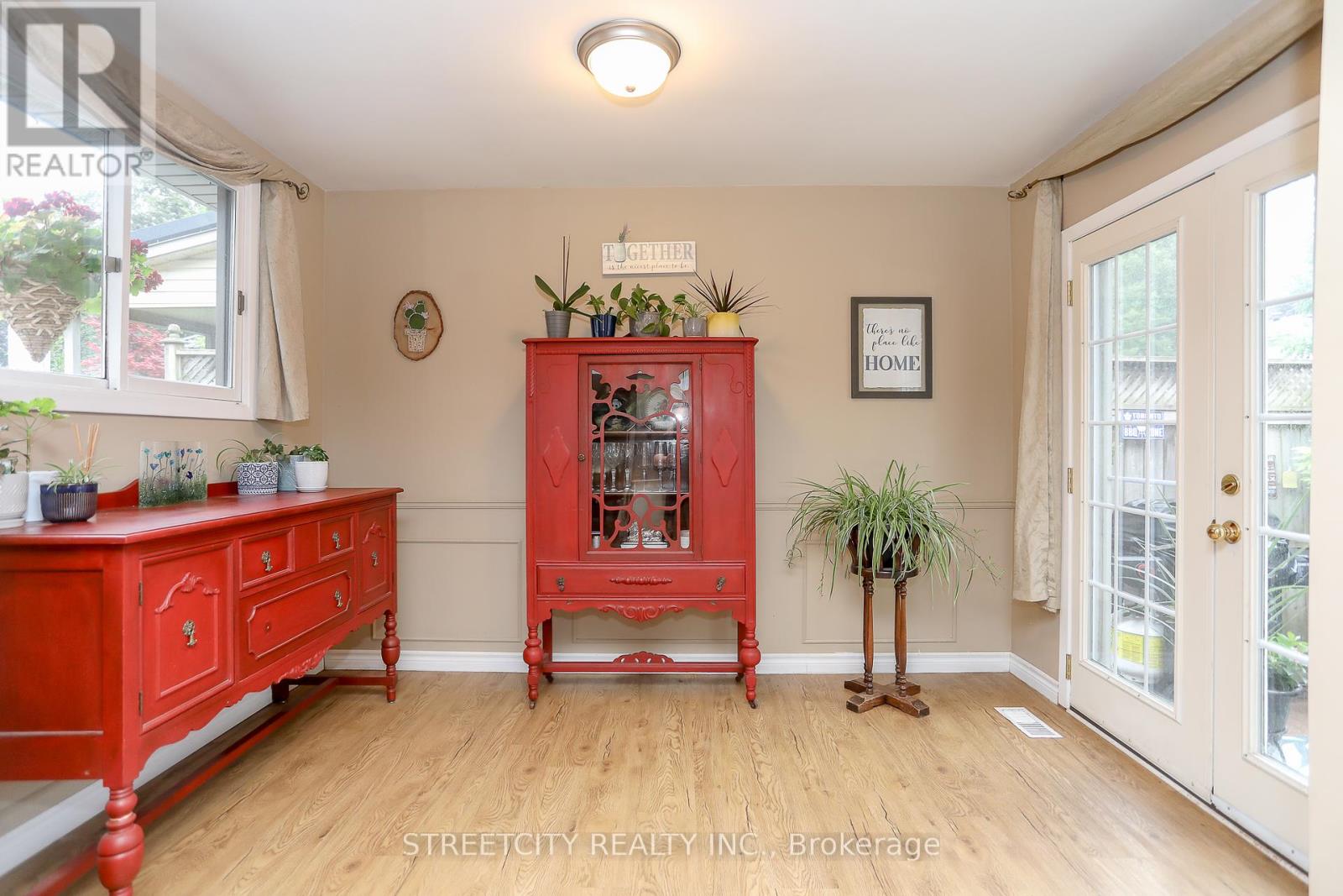 9 Cottonwood Crescent Sw, London North, Ontario  N6G 2Y7 - Photo 24 - X12330033