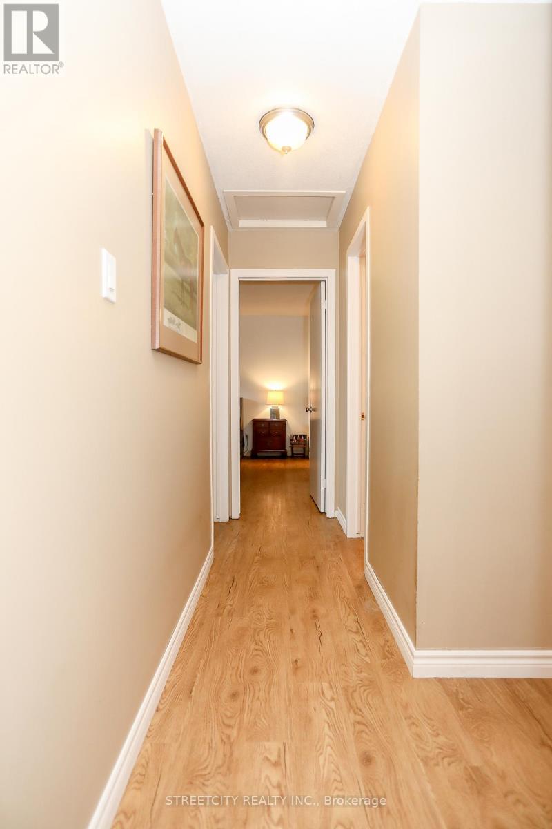 9 Cottonwood Crescent Sw, London North, Ontario  N6G 2Y7 - Photo 31 - X12330033
