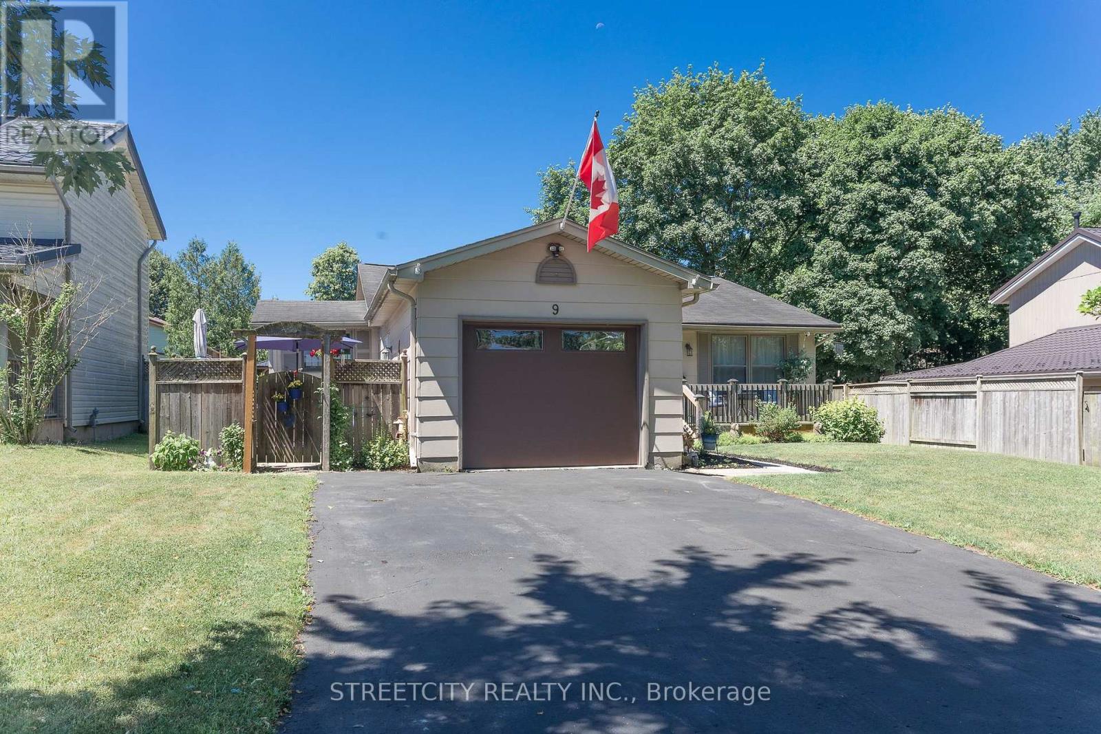 9 Cottonwood Crescent Sw, London North, Ontario  N6G 2Y7 - Photo 50 - X12330033