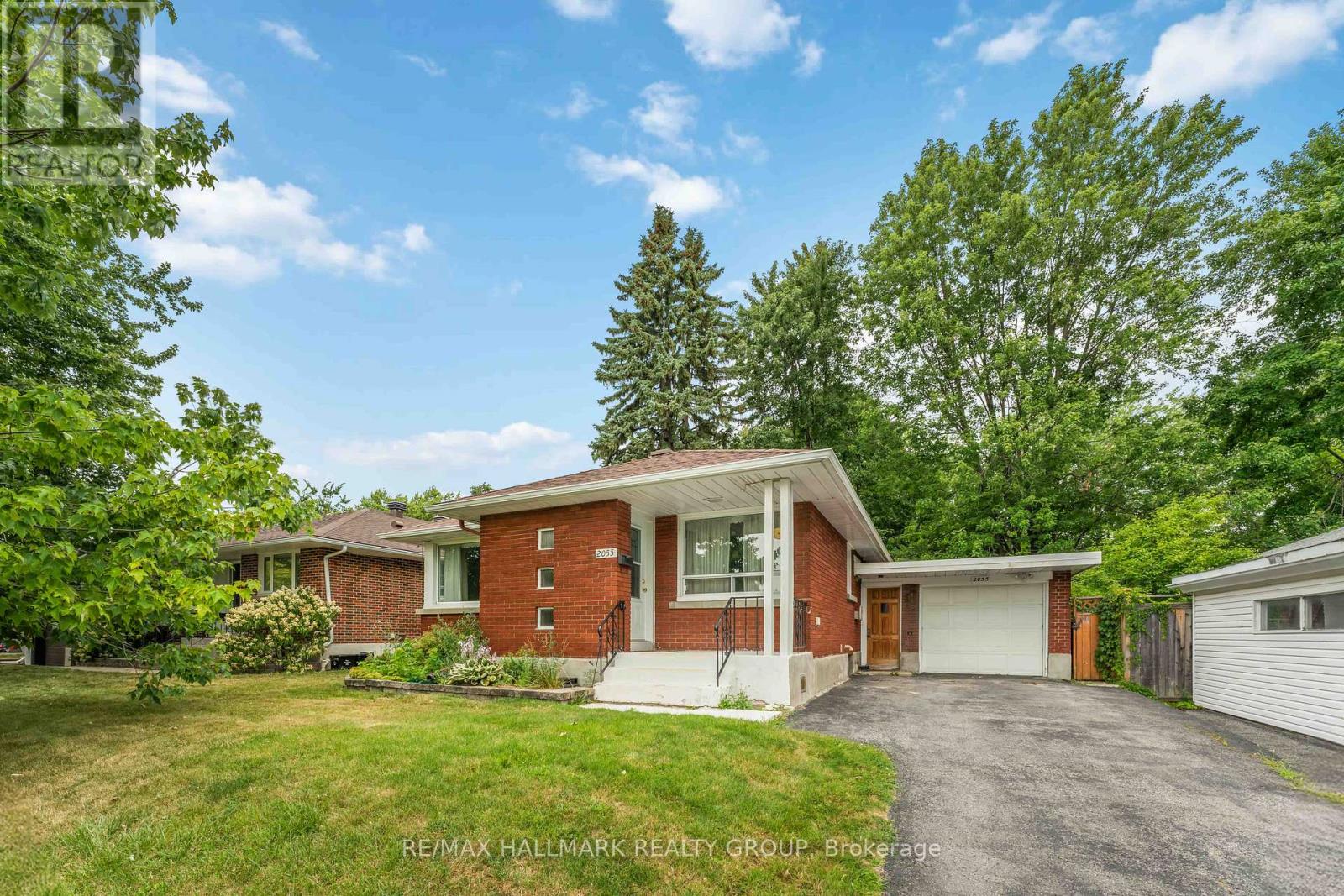 Property at 2055 NEEPAWA AVENUE image 1