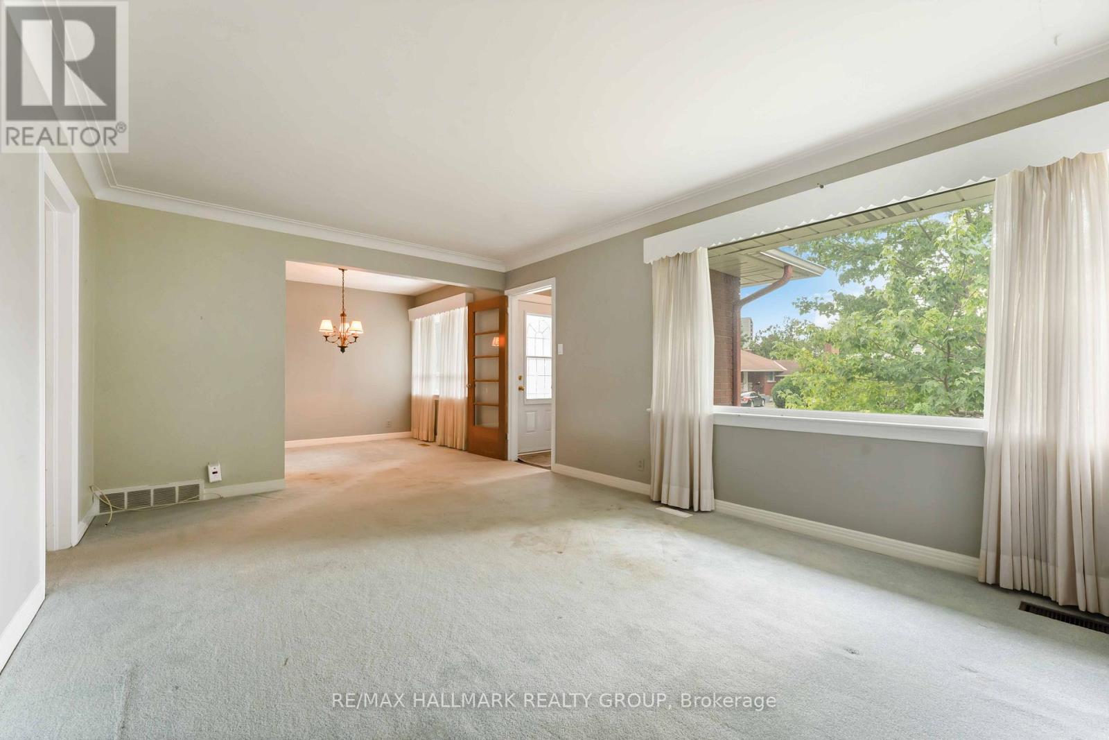 Property at 2055 NEEPAWA AVENUE image 4