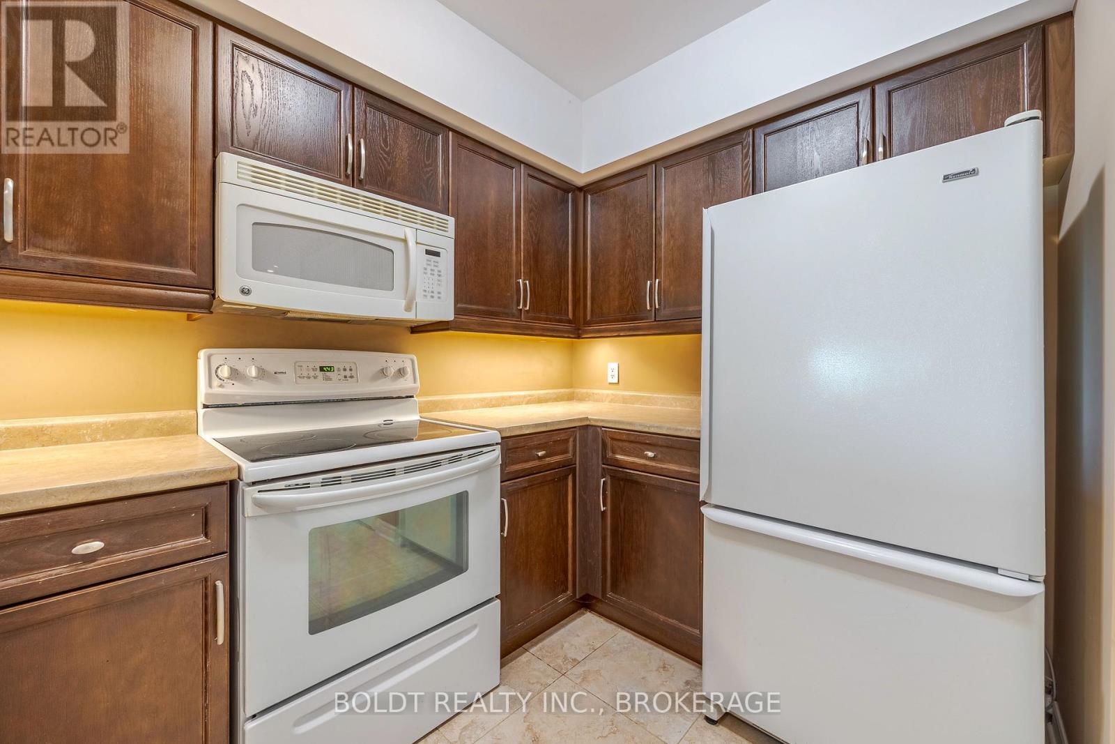 201 - 678 Line 2 Road, Niagara-On-The-Lake, Ontario  L0S 1T0 - Photo 15 - X12330060