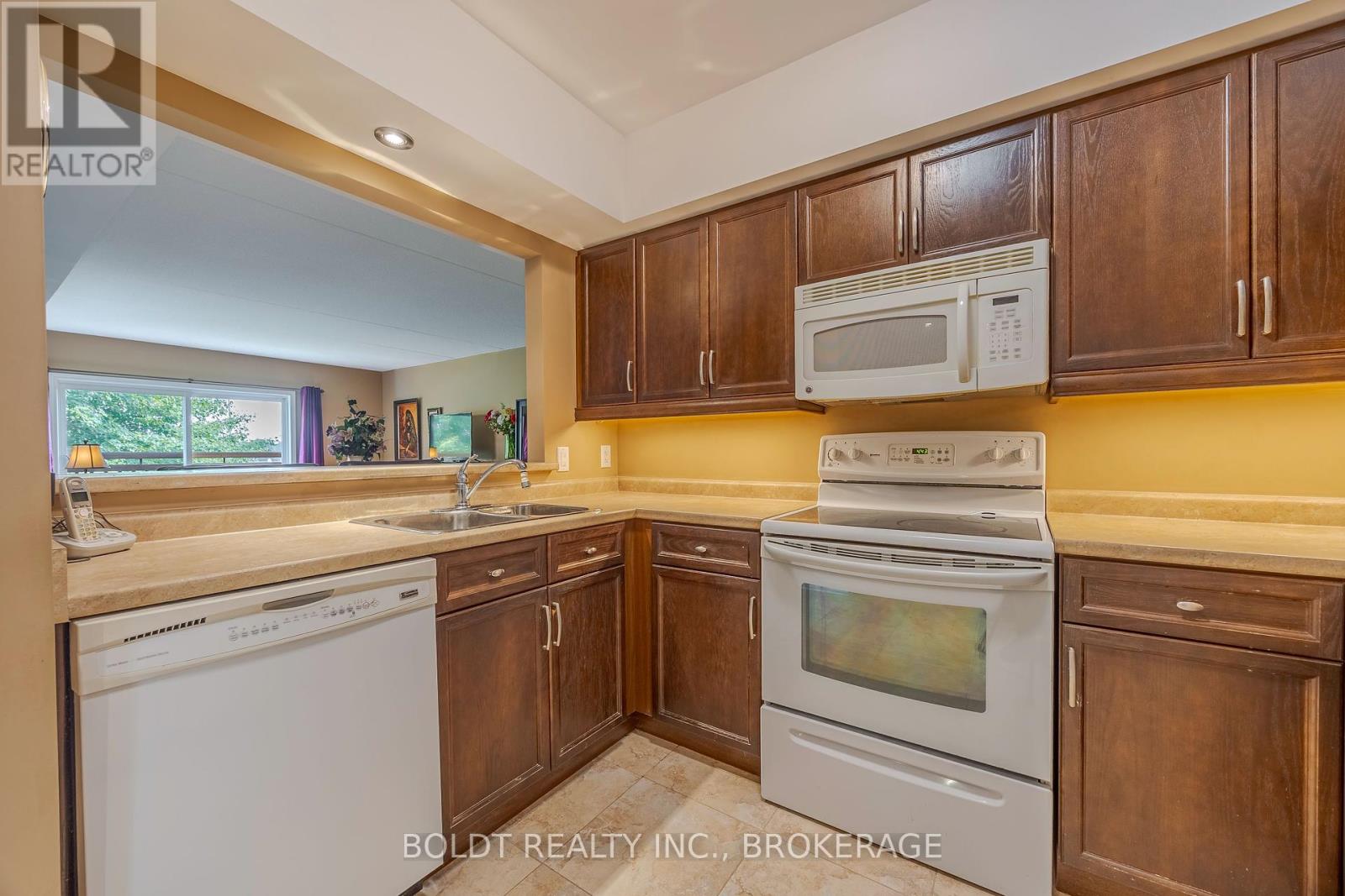 201 - 678 Line 2 Road, Niagara-On-The-Lake, Ontario  L0S 1T0 - Photo 16 - X12330060