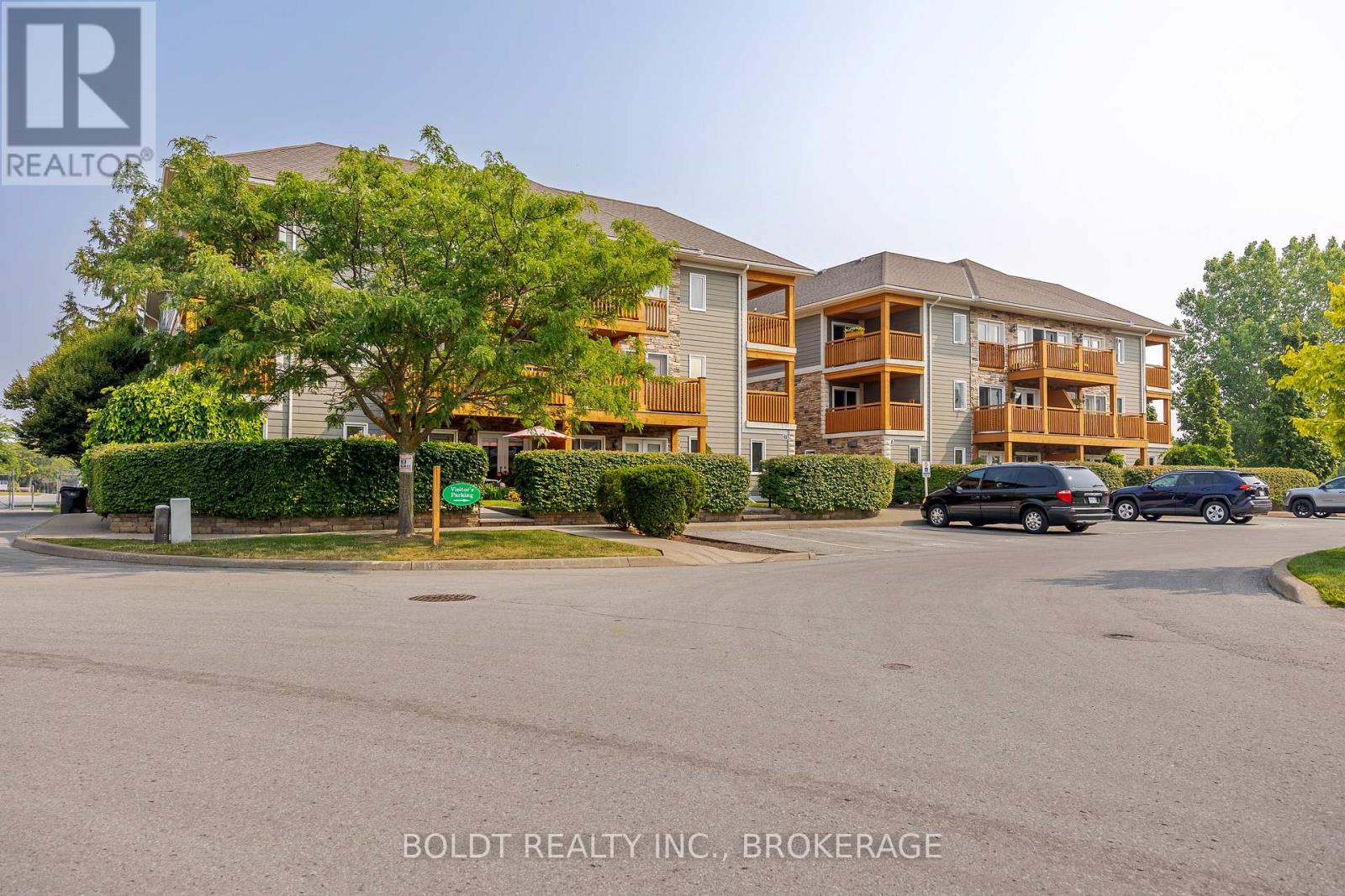201 - 678 Line 2 Road, Niagara-On-The-Lake, Ontario  L0S 1T0 - Photo 2 - X12330060