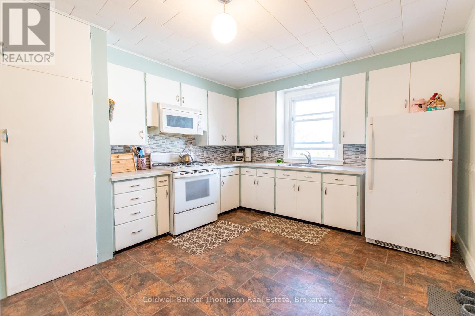 10 Duncan Street E, Huntsville, Ontario  P1H 1P6 - Photo 17 - X12330056