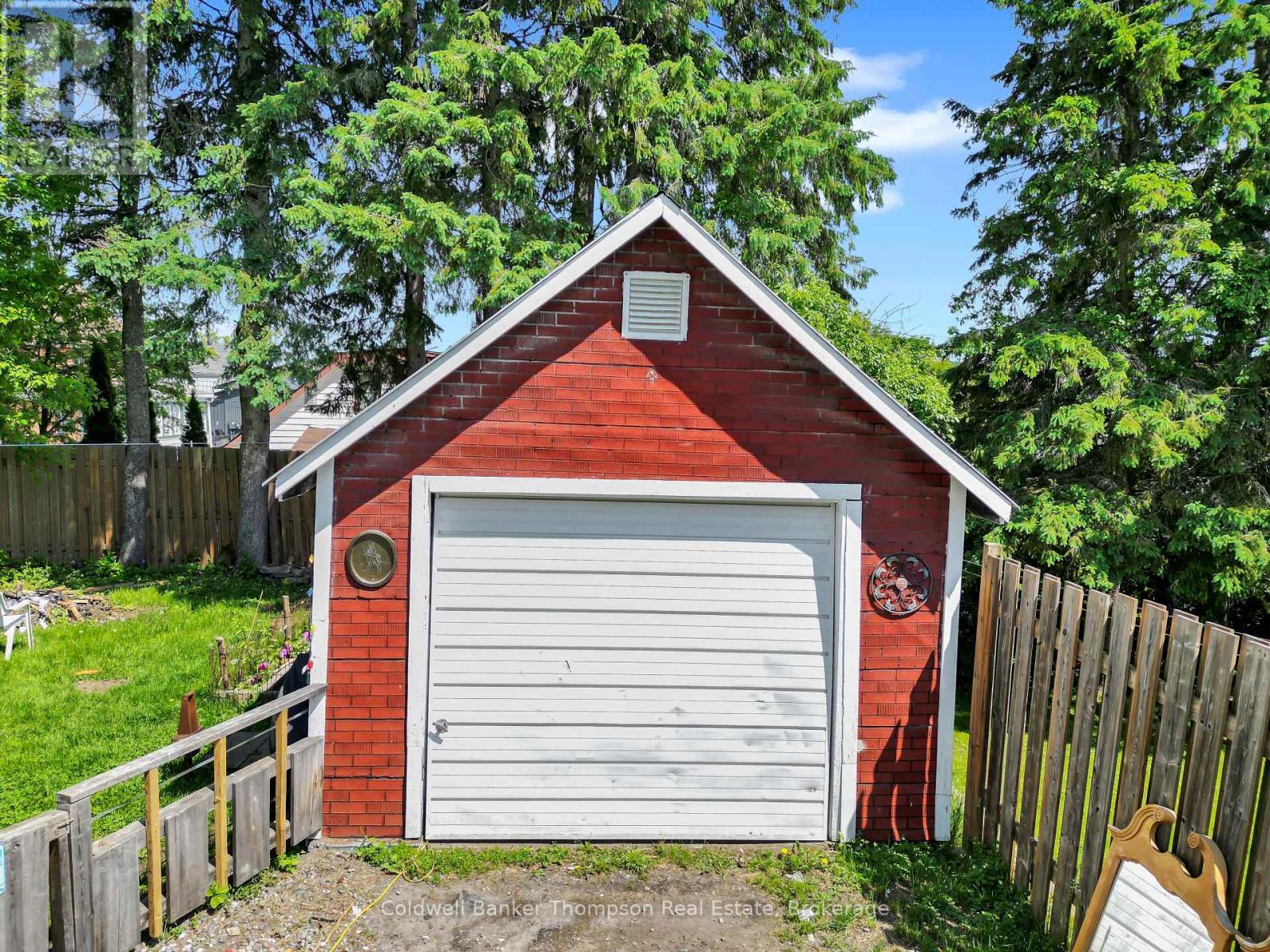 10 Duncan Street E, Huntsville, Ontario  P1H 1P6 - Photo 27 - X12330056