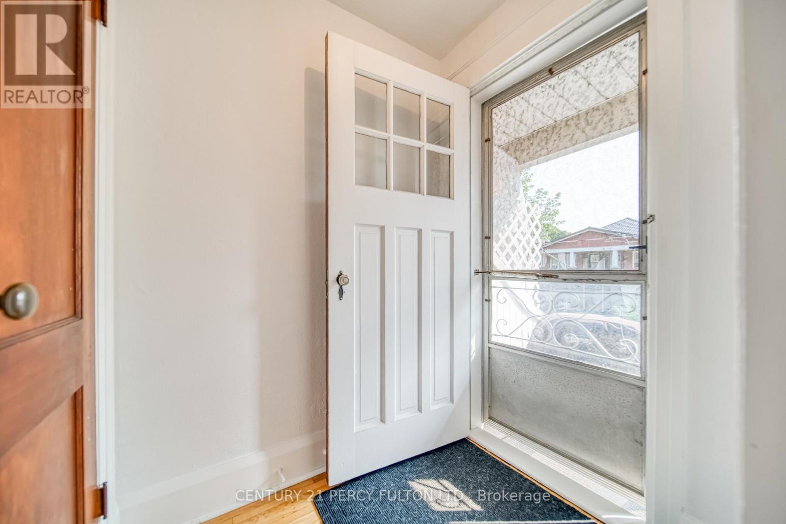48-50 Scarboro Beach Boulevard, Toronto, Ontario  M4E 2X1 - Photo 8 - E12329904