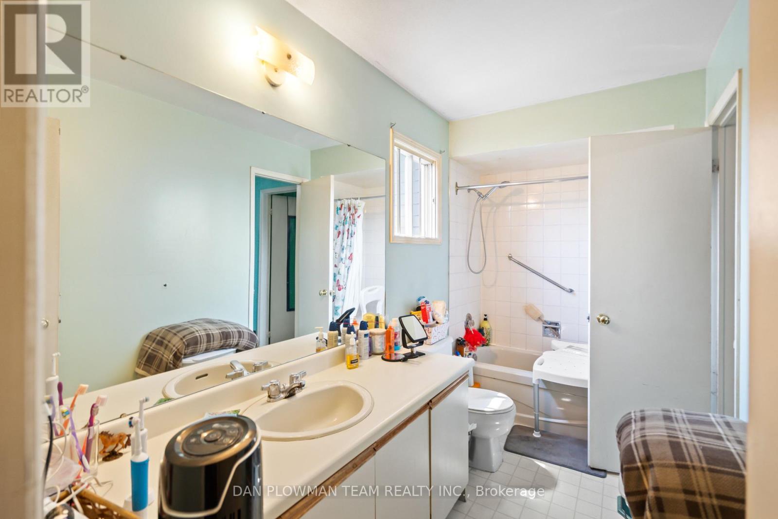 84 Long Drive, Whitby, Ontario  L1N 8E7 - Photo 16 - E12329905