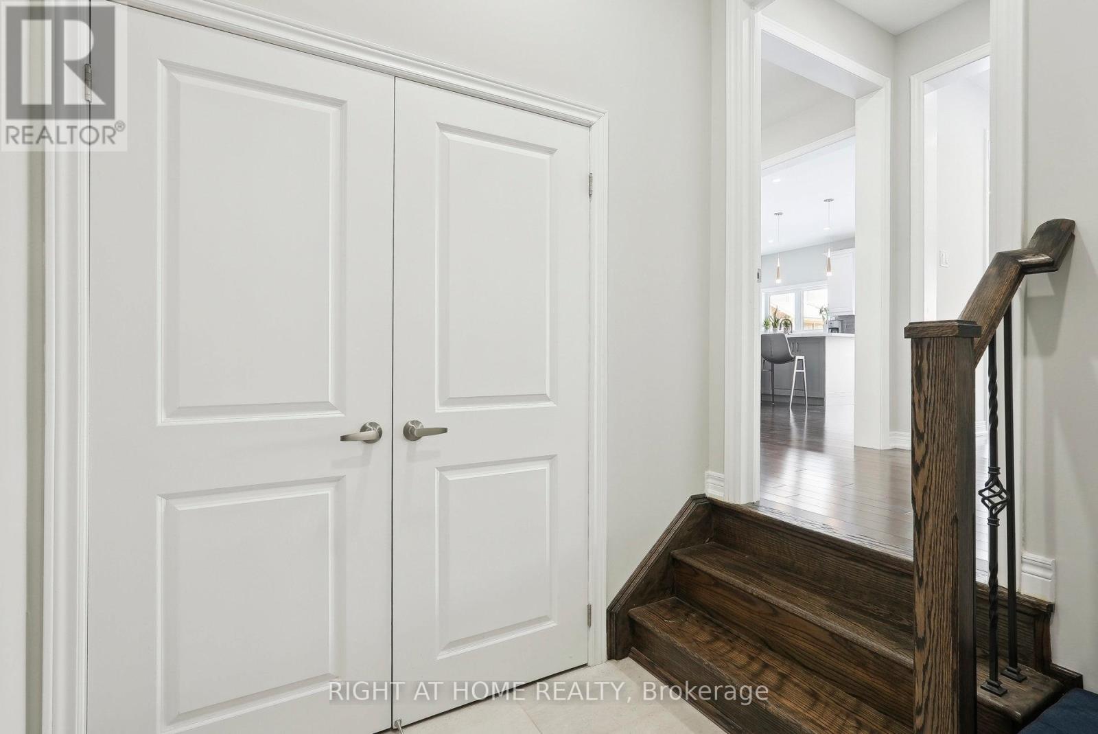 944 Larter Street, Innisfil, Ontario  L9S 0A8 - Photo 19 - N12330024