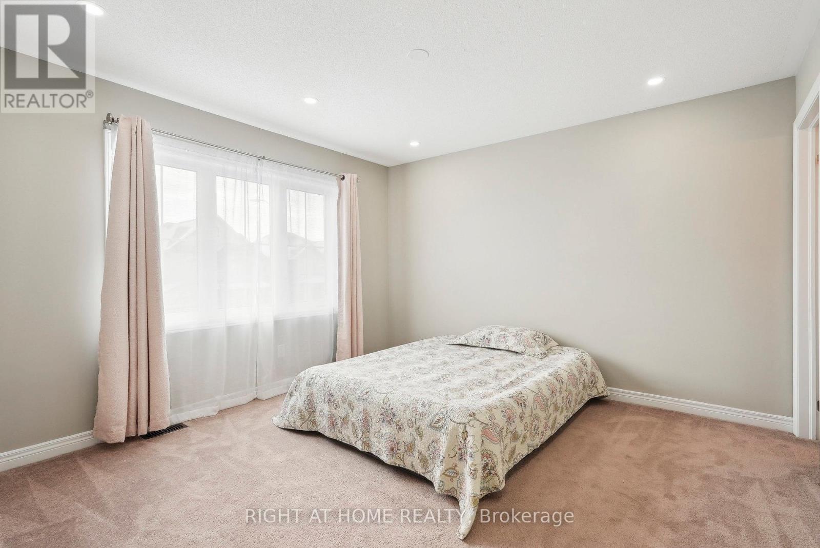 944 Larter Street, Innisfil, Ontario  L9S 0A8 - Photo 29 - N12330024