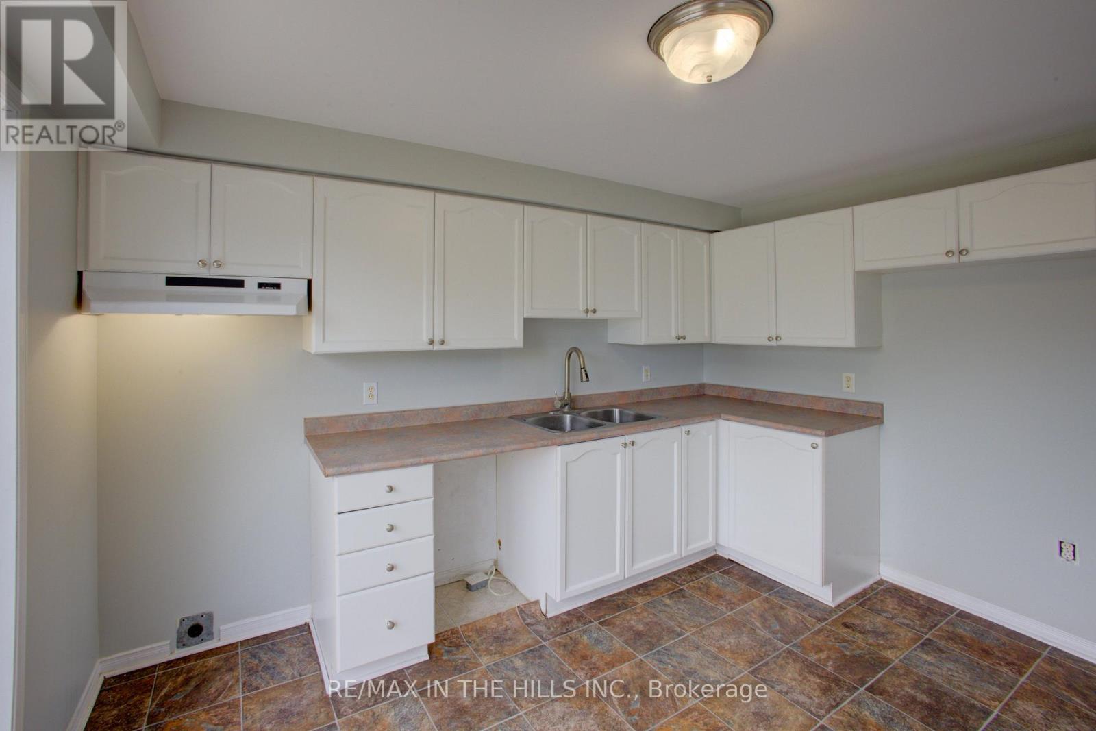 14 Tunbridge Road, Barrie, Ontario  L4M 6S8 - Photo 7 - S12329973