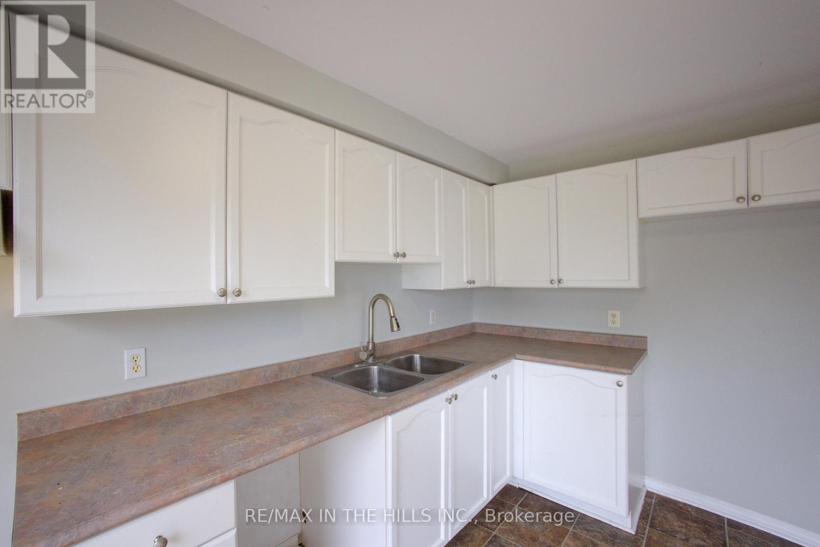 14 Tunbridge Road, Barrie, Ontario  L4M 6S8 - Photo 9 - S12329973