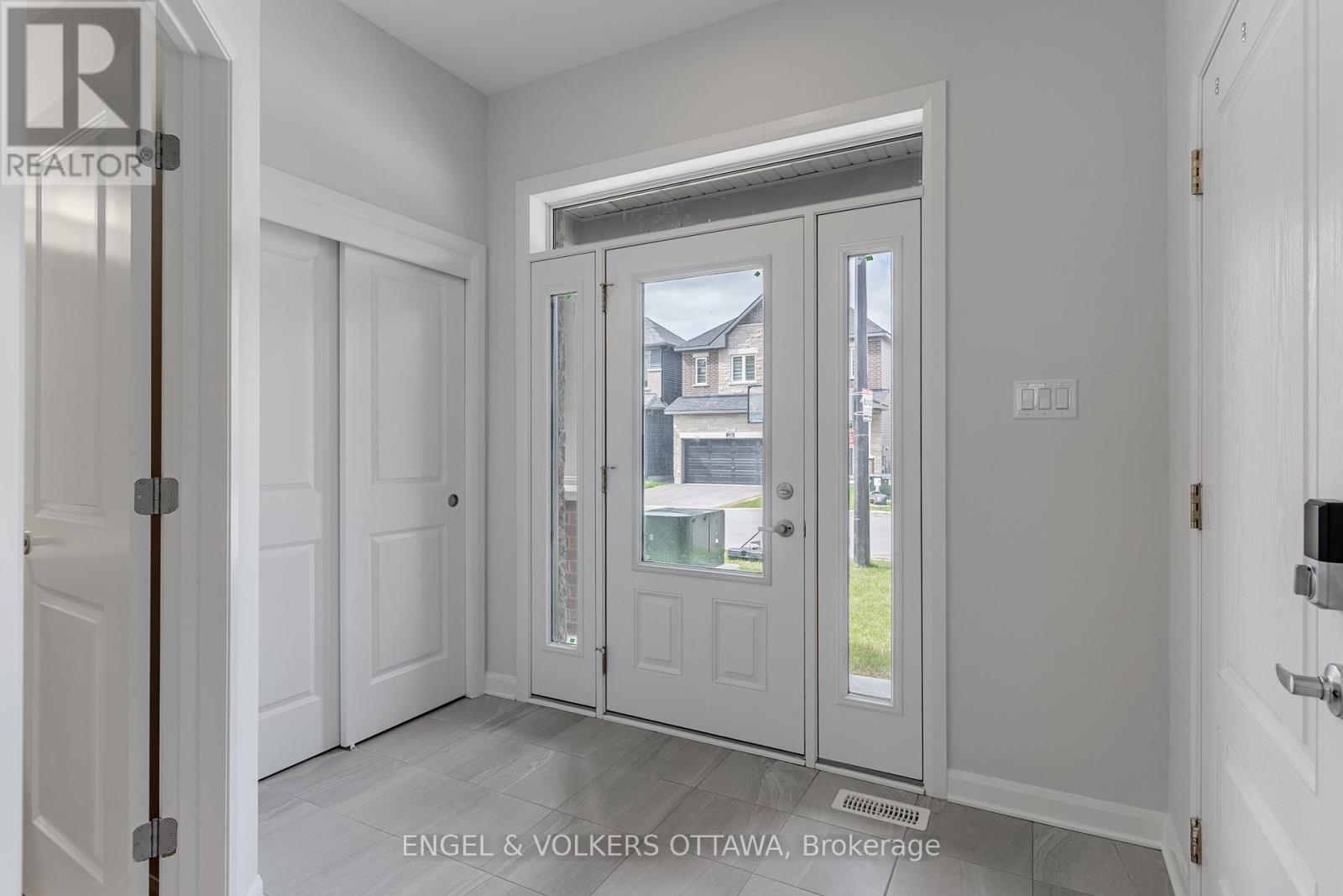 Property at 325 ELSIE MACGILL WALK image 5