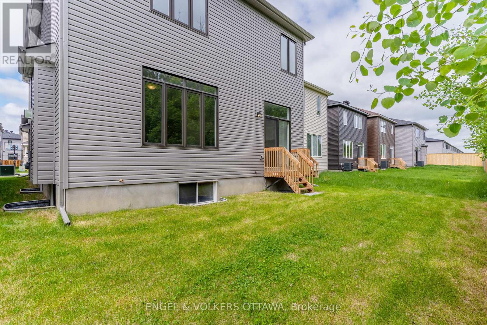 325 Elsie Macgill Walk, Ottawa, Ontario  K2W 0K7 - Photo 47 - X12320809