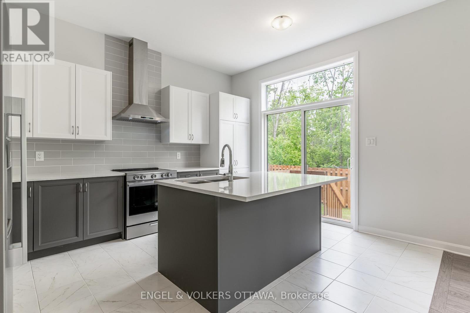 333 Elsie Macgill Walk, Ottawa, Ontario  K2W 0K7 - Photo 22 - X12320813