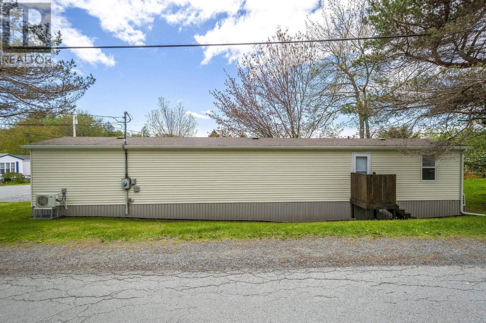 851 Duggan Drive, Beaver Bank, Nova Scotia  B4E 1L7 - Photo 3 - 202512282