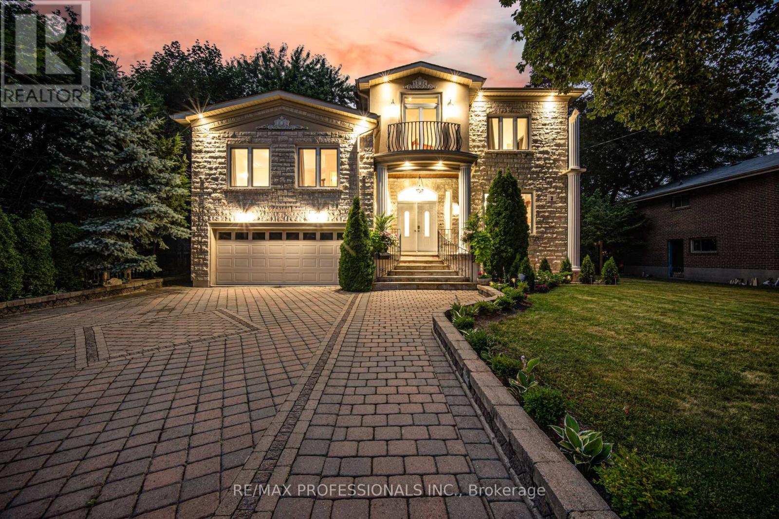 2 The Keanegate, Toronto (Islington-City Centre West), Ontario  M9B 2B4 - Photo 1 - W12329807