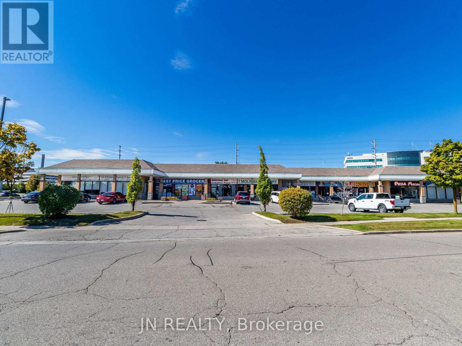 3 - 2 Philosophers Trail, Brampton, Ontario  L6S 4C9 - Photo 4 - W12329922
